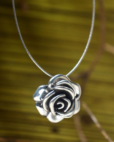 Rozana Pendant