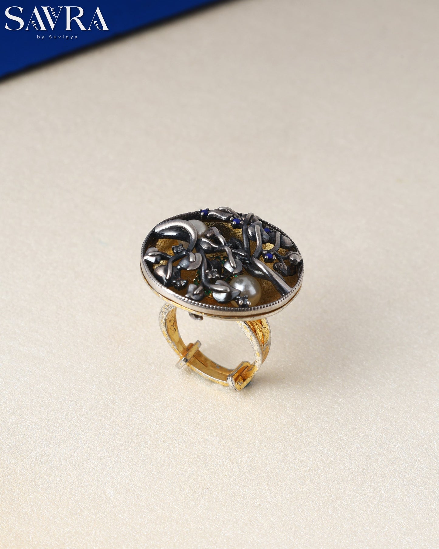 Dual-Tone Ornate Disc Ring