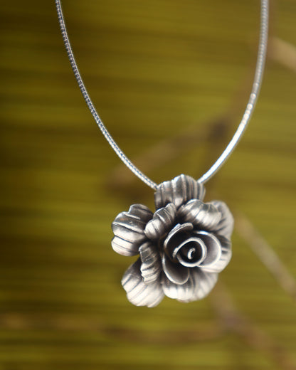 Rozana Pendant