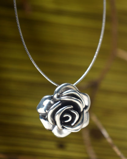 Rozana Pendant