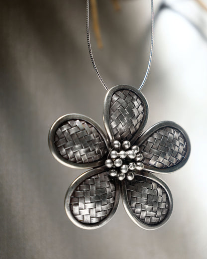 Rozana Pendant