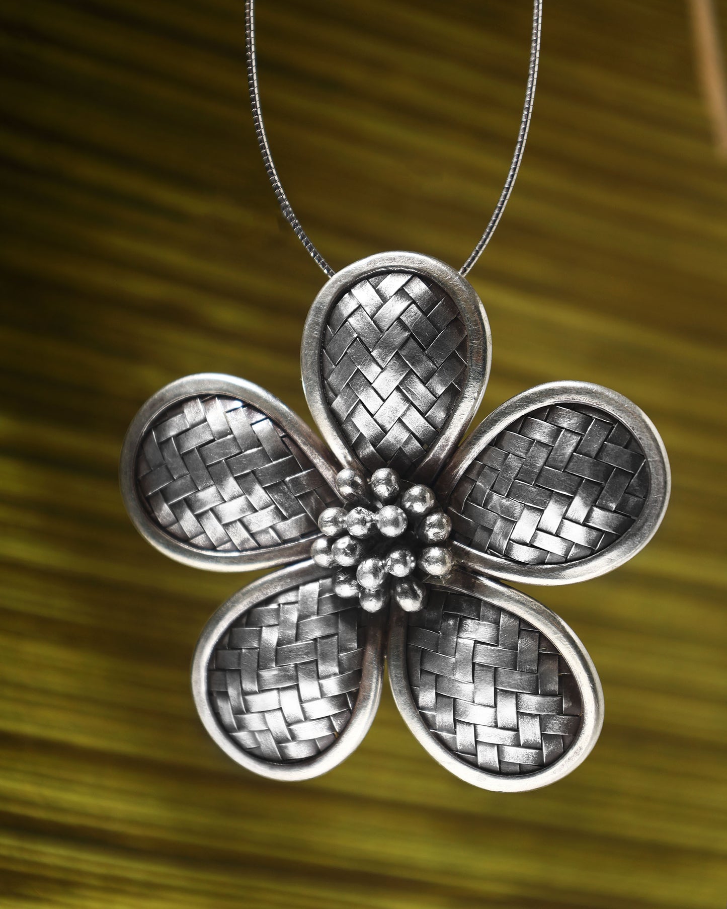 Rozana Pendant