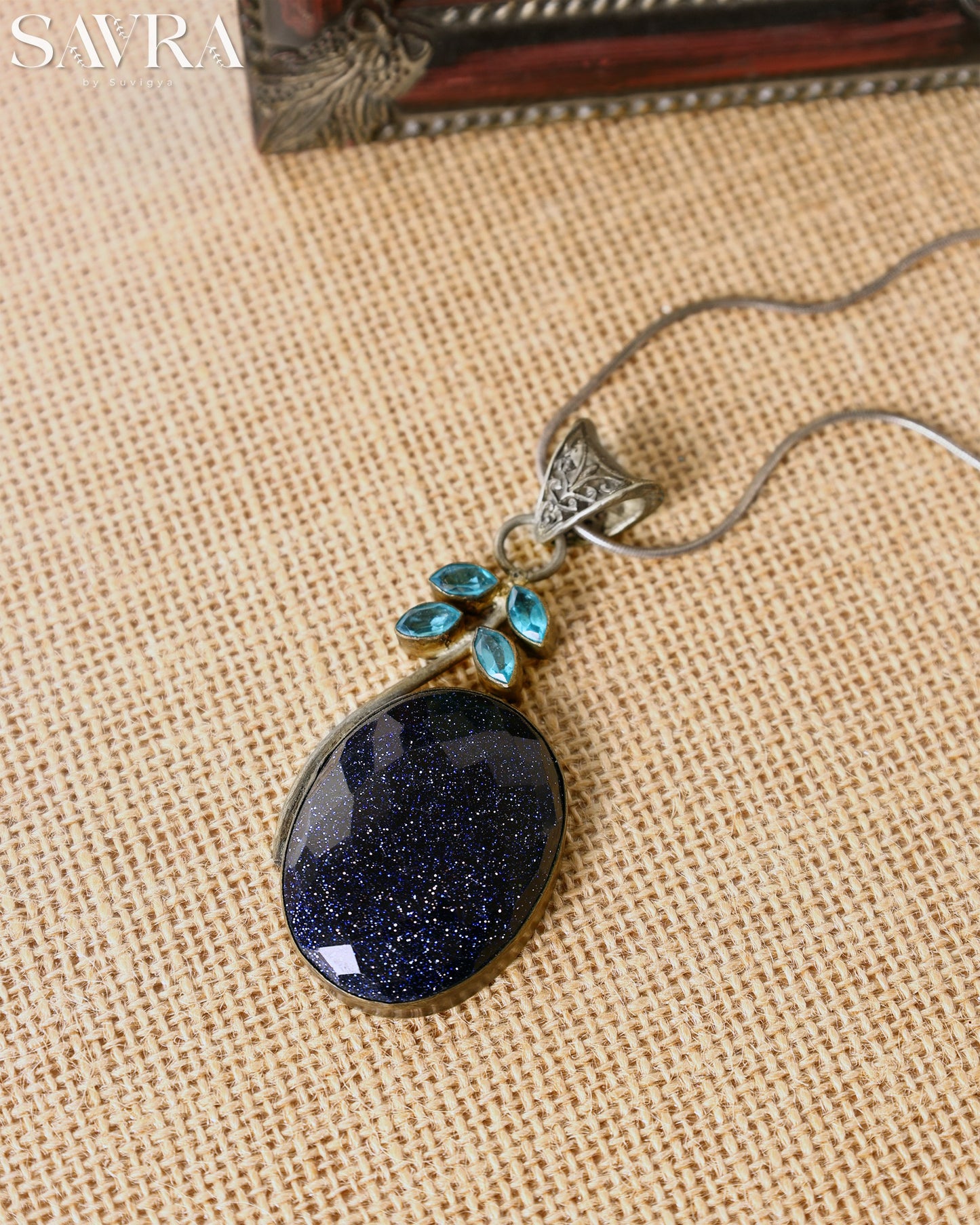 Irya purple pendant chain