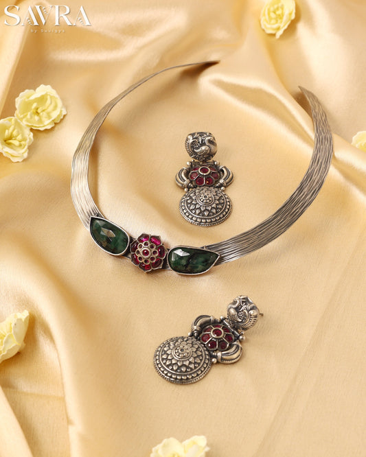 Girisha Necklace Set