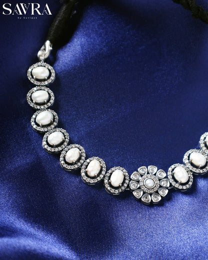 Saroni Pearl Necklace