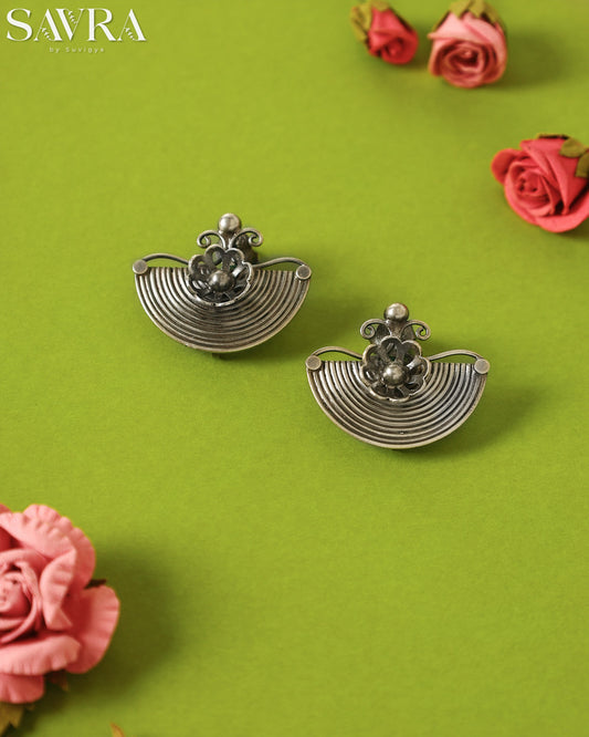 Simple Oxidized Pearl Studs