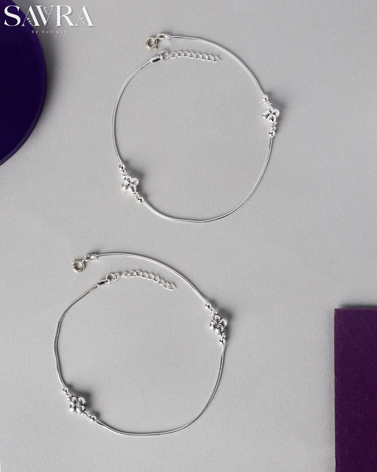 Minimalist Silver Bead Flower Anklets