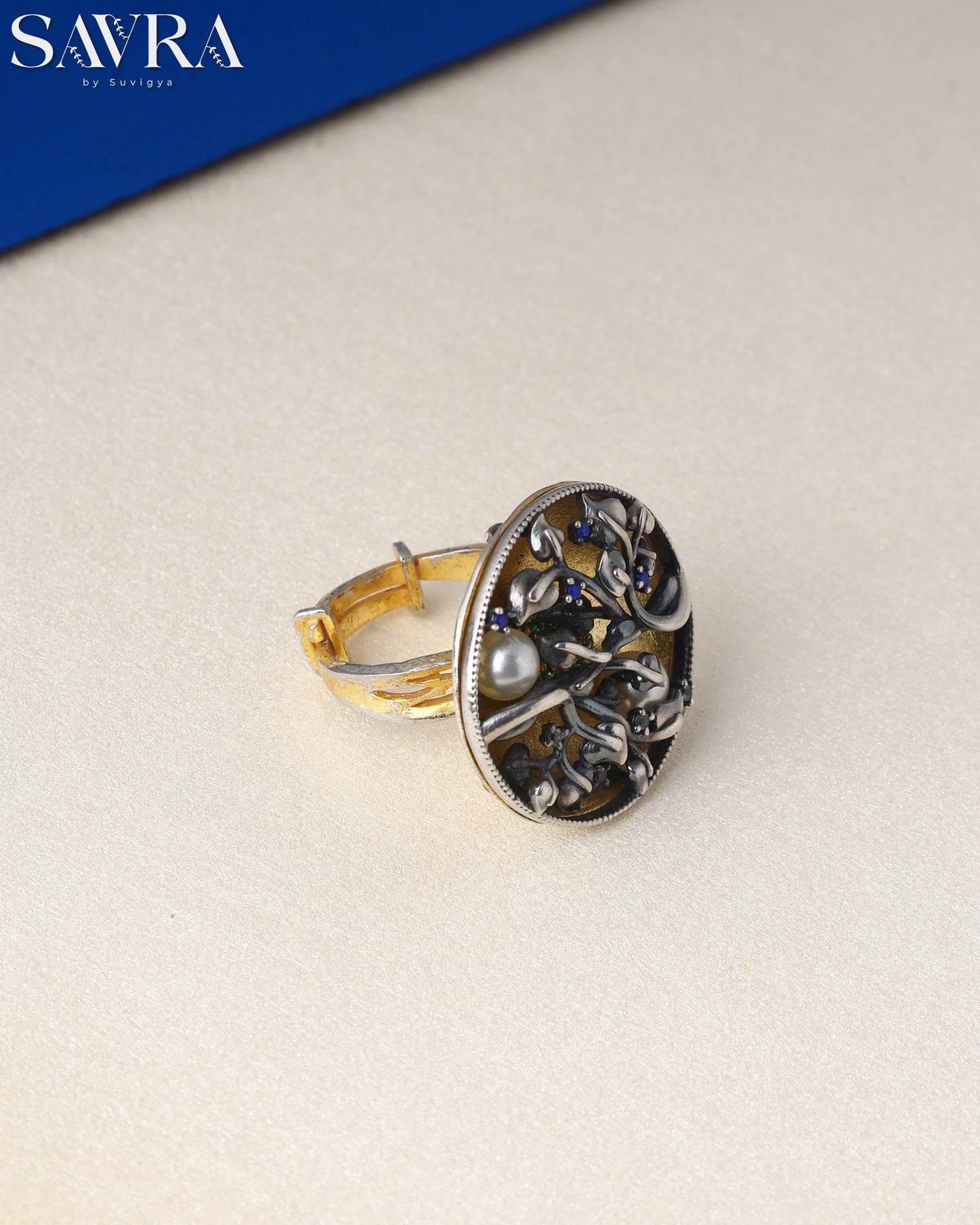 Dual-Tone Ornate Disc Ring